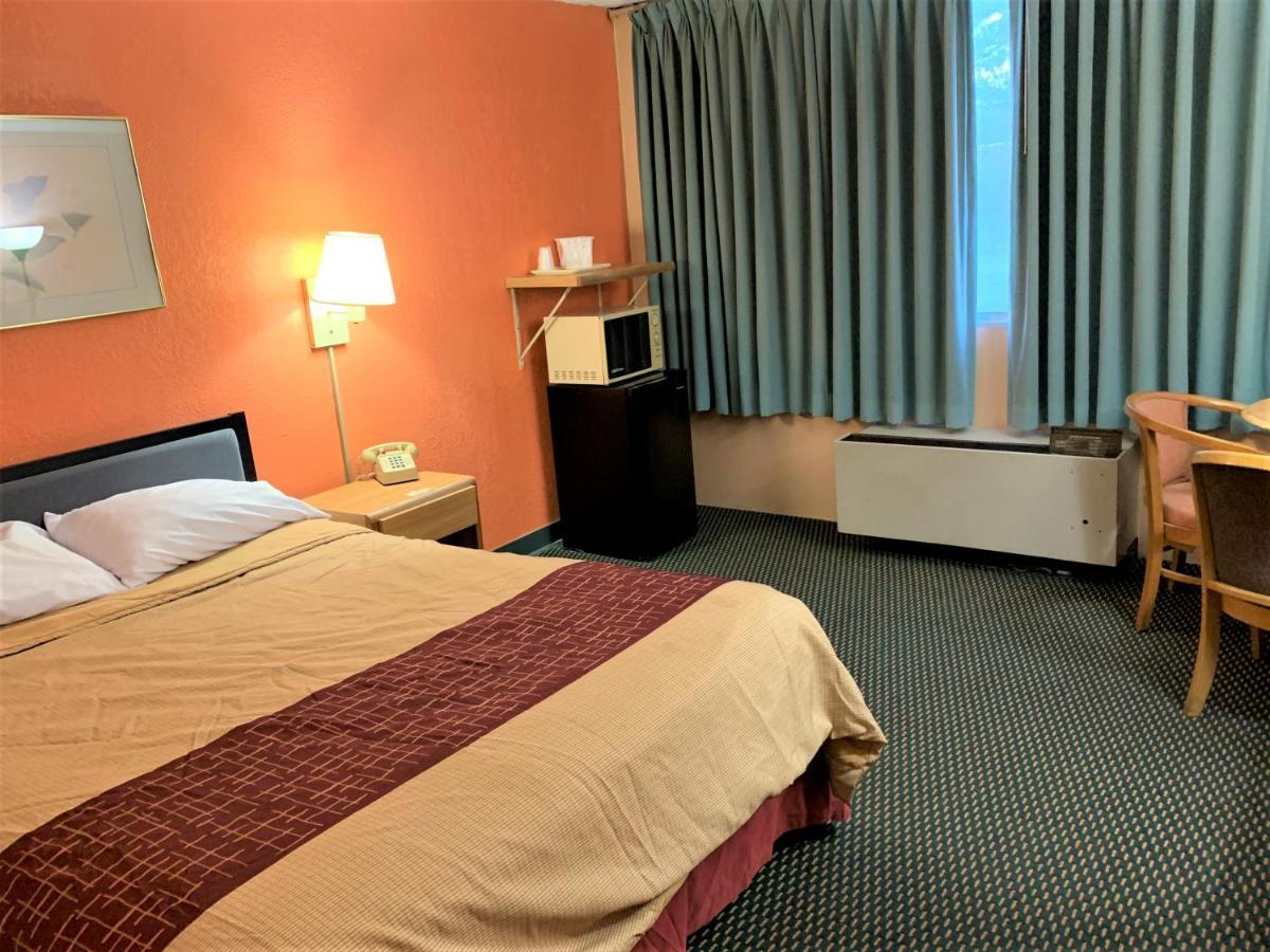 Red Carpet Inn & Suites Lima -Listing Partner Екстер'єр фото