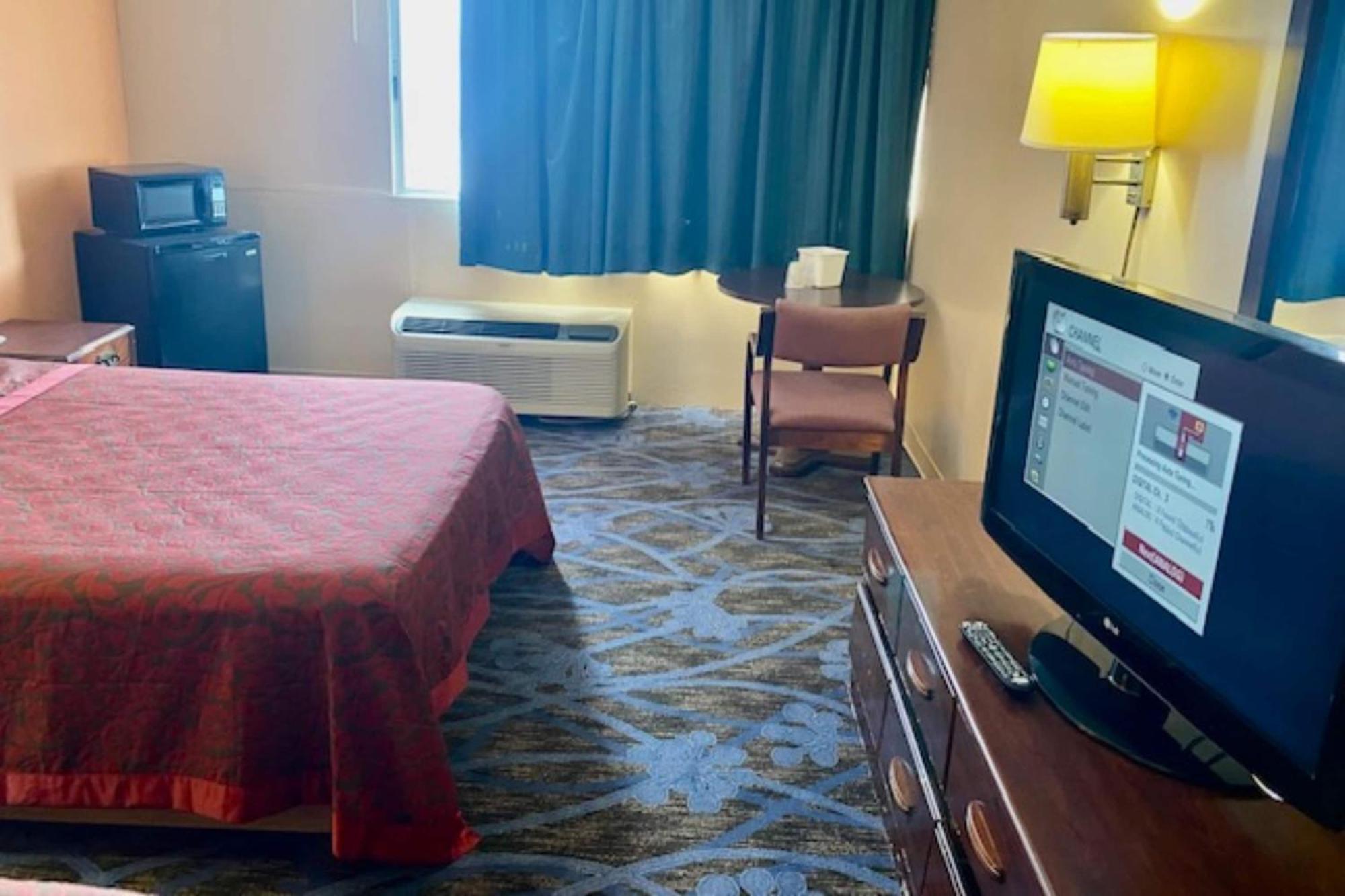 Red Carpet Inn & Suites Lima -Listing Partner Екстер'єр фото
